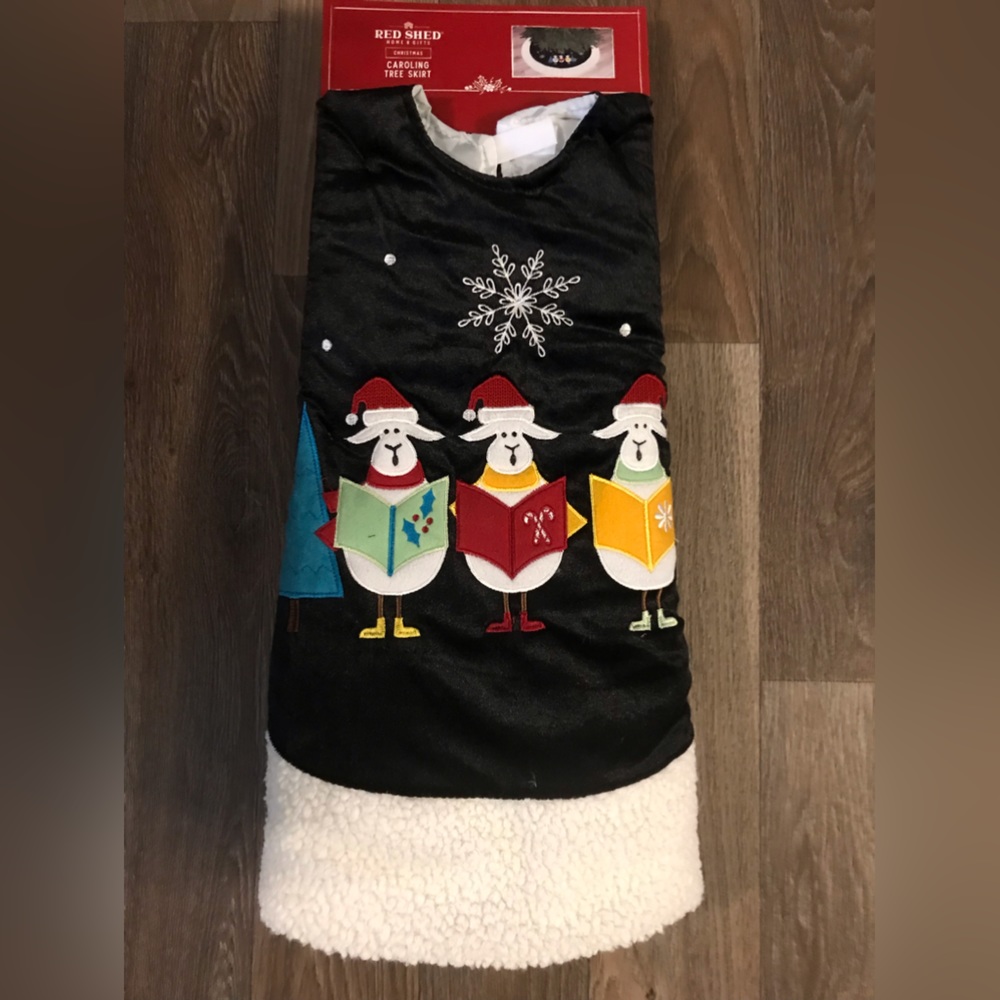 Red Shed 48” tree skirt